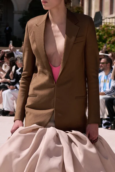Look 73